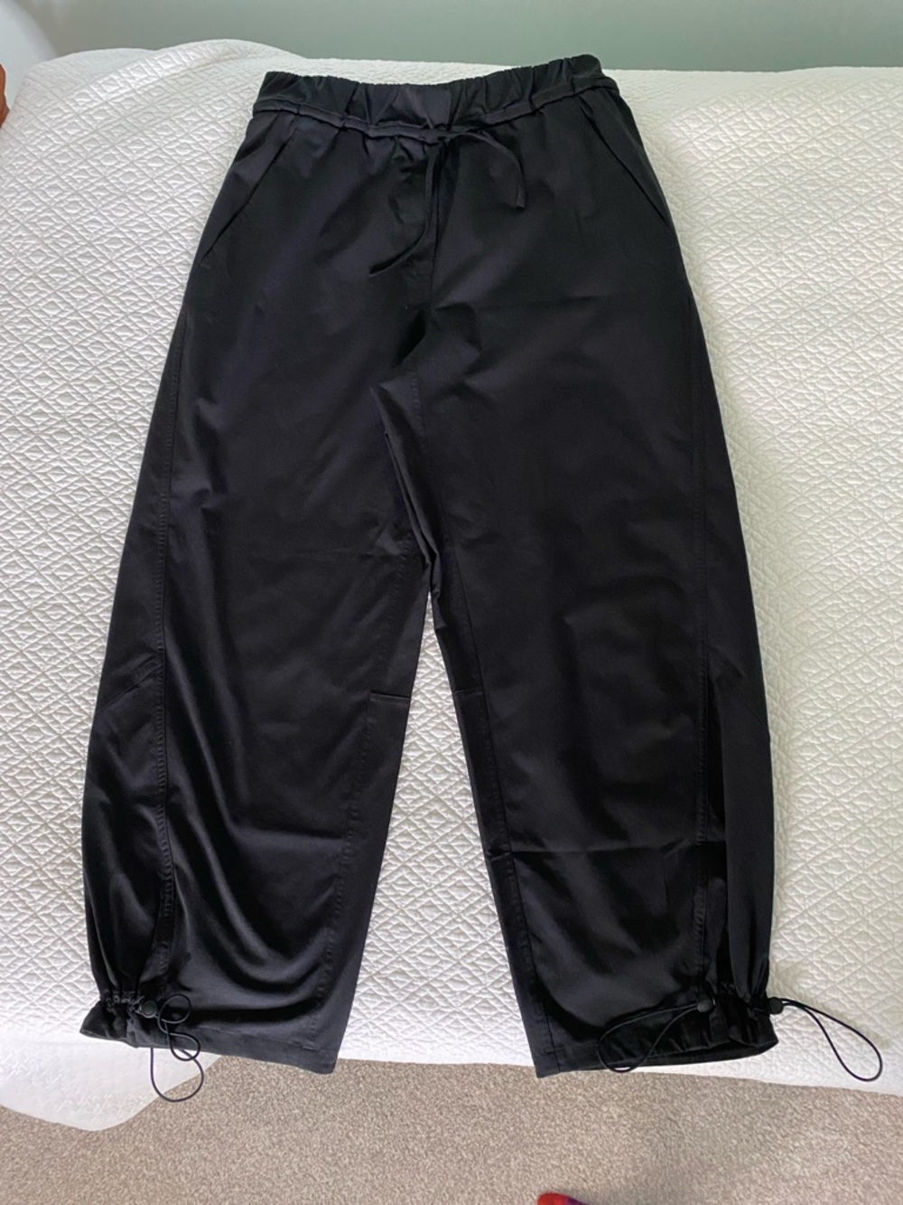 Lulu lemon black wide-leg ankle length joggers